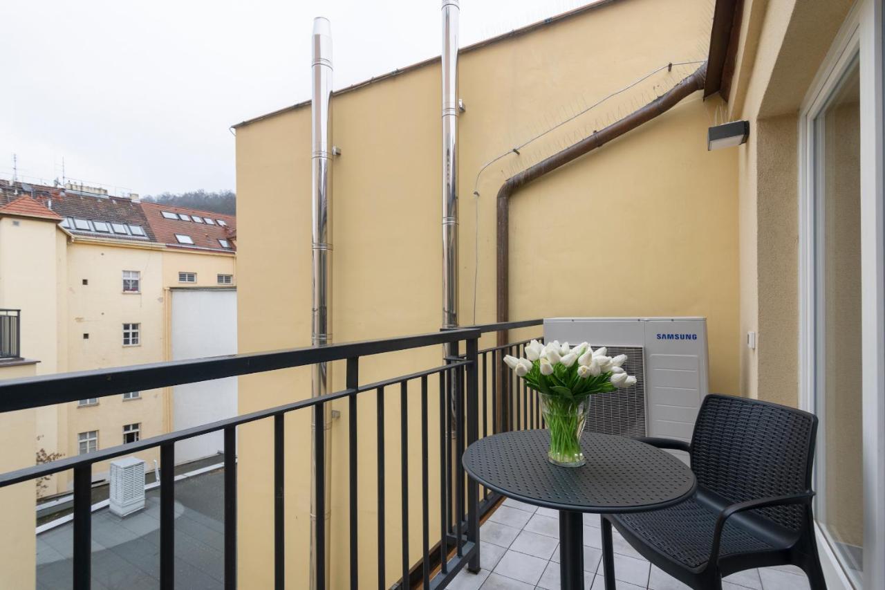 Kinsky Garden Apartments And Suites By Dwellfort Prague Luaran gambar