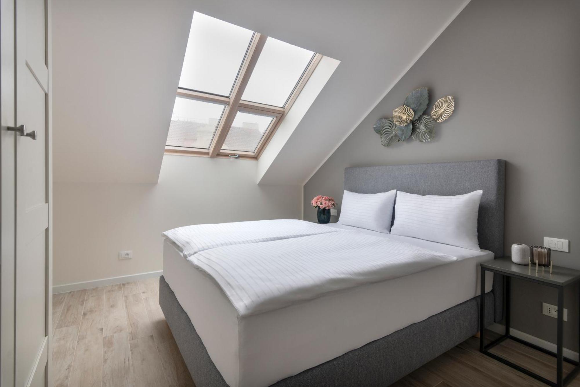 Kinsky Garden Apartments And Suites By Dwellfort Prague Luaran gambar