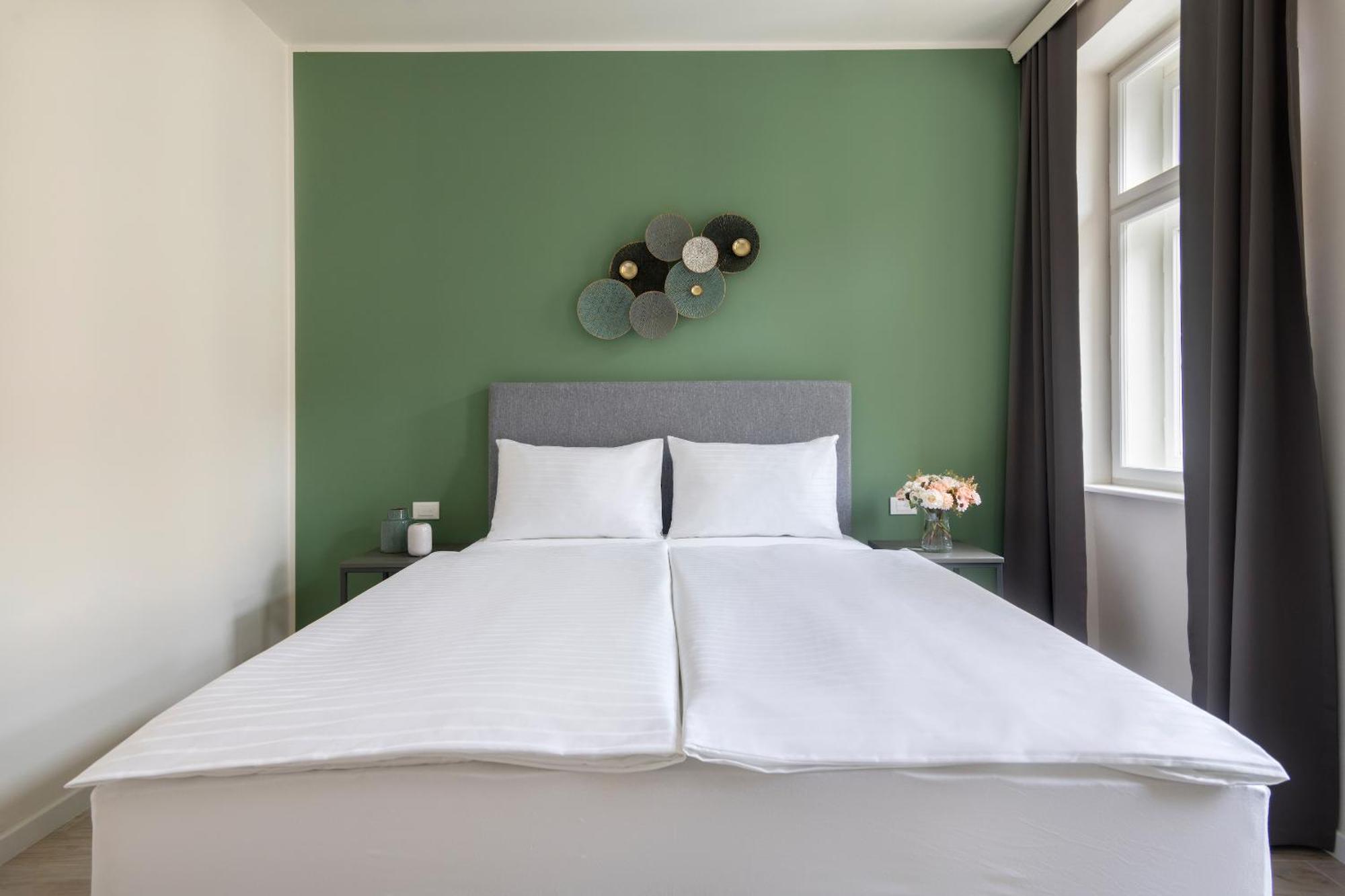 Kinsky Garden Apartments And Suites By Dwellfort Prague Luaran gambar