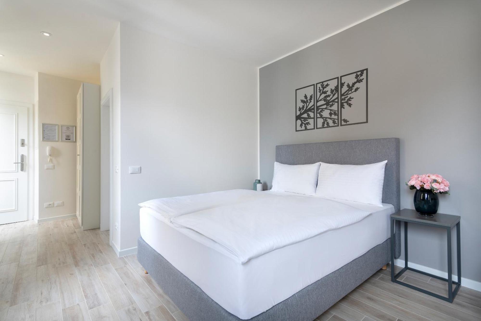 Kinsky Garden Apartments And Suites By Dwellfort Prague Luaran gambar