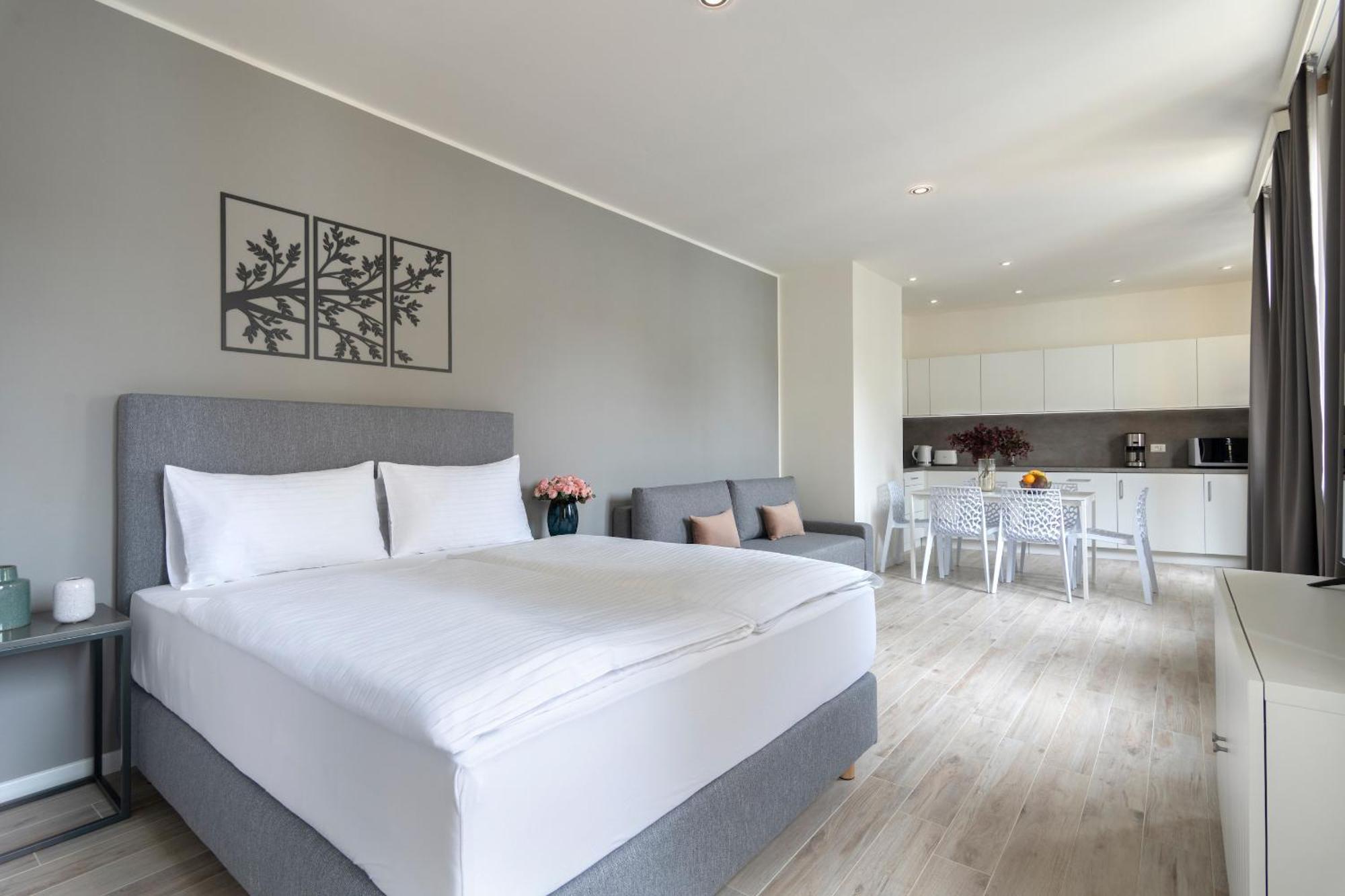 Kinsky Garden Apartments And Suites By Dwellfort Prague Bilik gambar