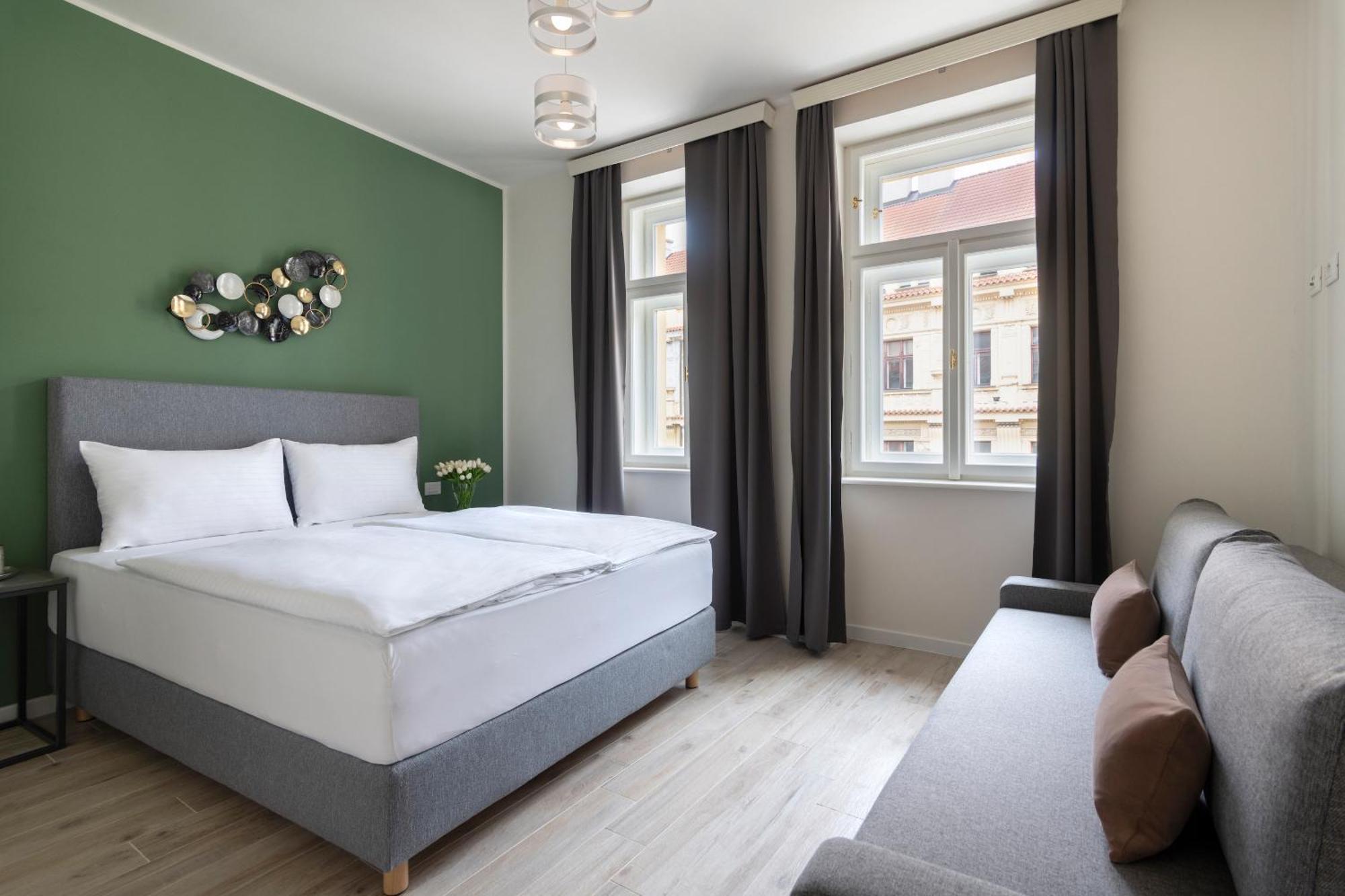 Kinsky Garden Apartments And Suites By Dwellfort Prague Luaran gambar