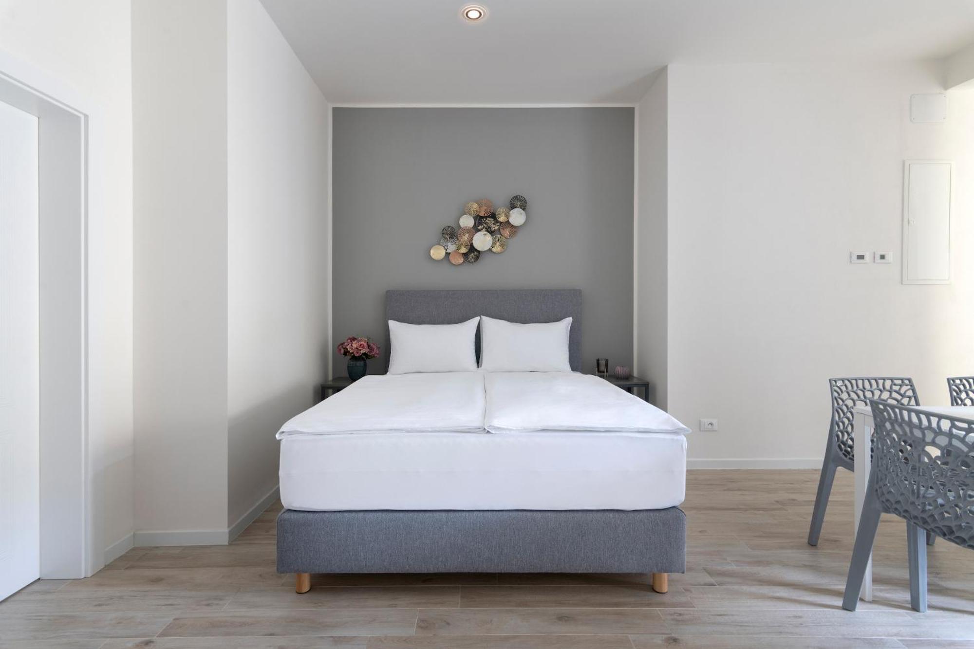 Kinsky Garden Apartments And Suites By Dwellfort Prague Luaran gambar