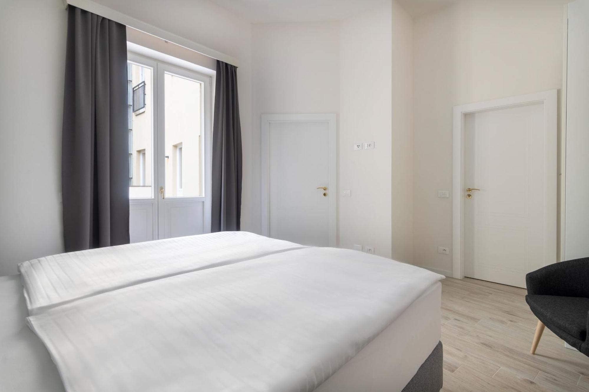 Kinsky Garden Apartments And Suites By Dwellfort Prague Bilik gambar