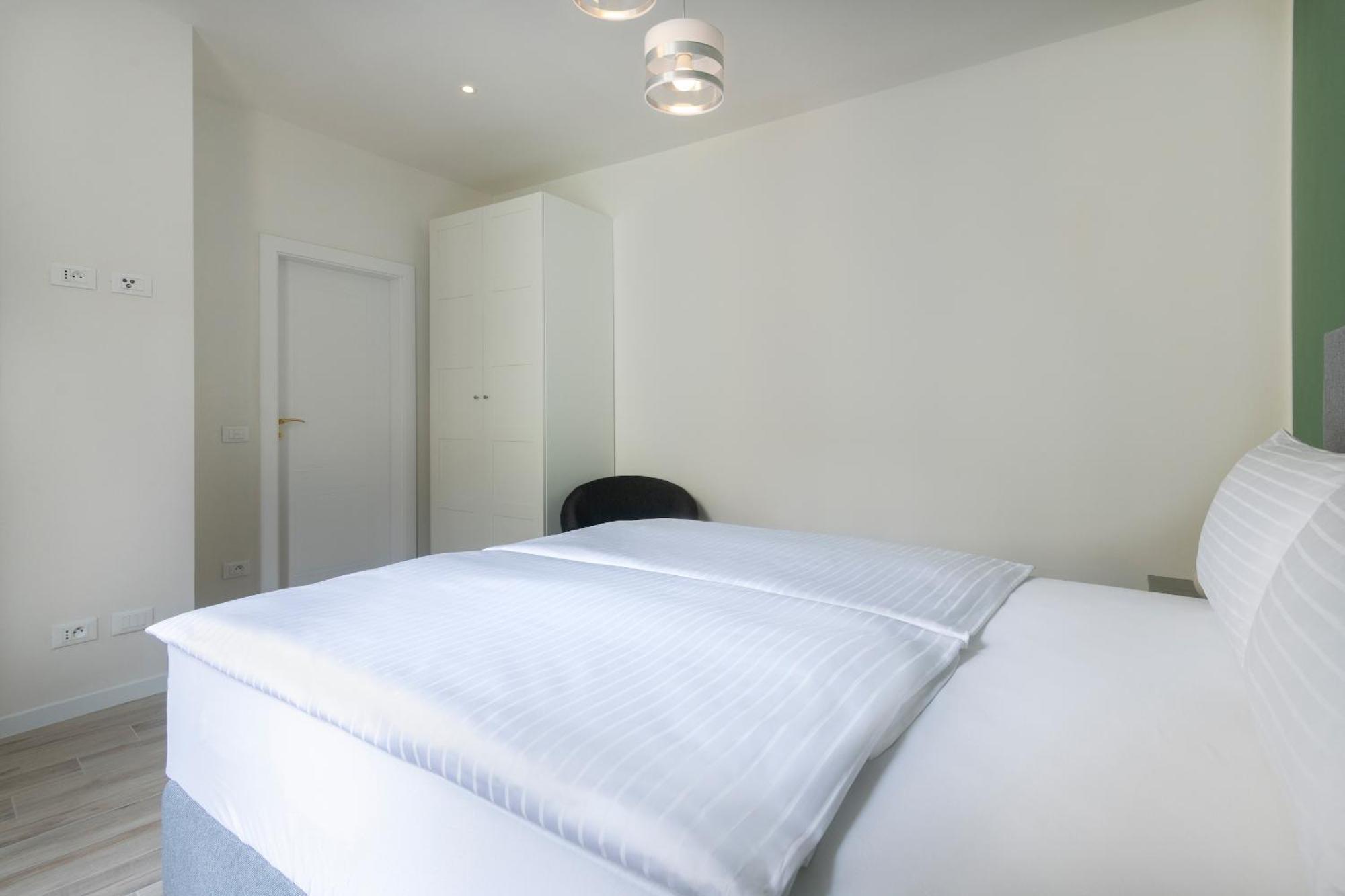 Kinsky Garden Apartments And Suites By Dwellfort Prague Bilik gambar