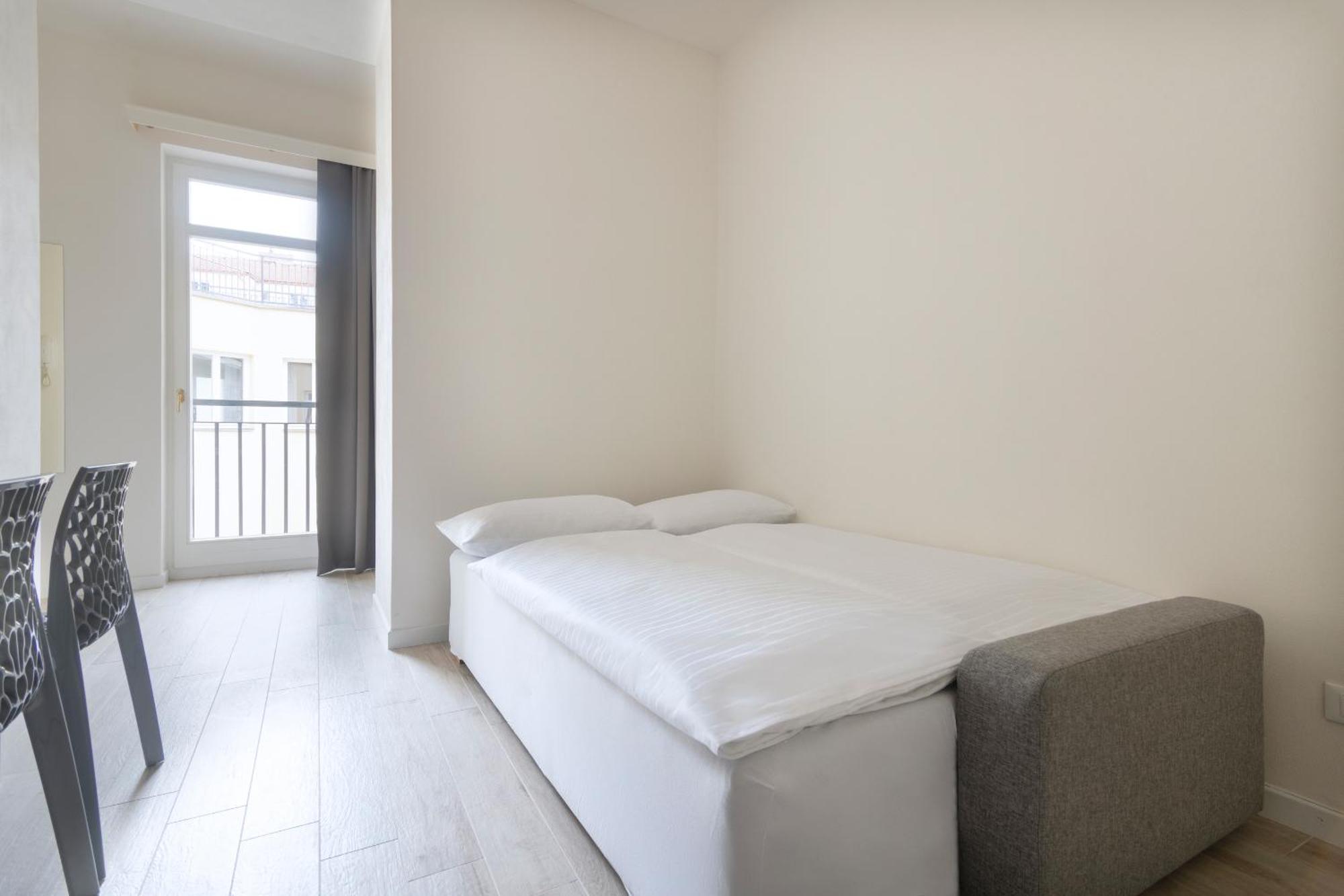 Kinsky Garden Apartments And Suites By Dwellfort Prague Bilik gambar